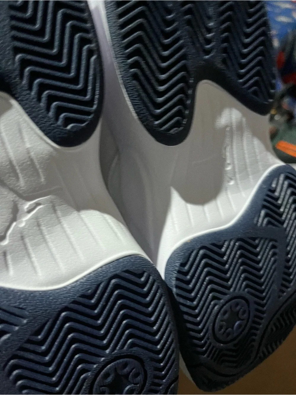 Nike  air Jordan Aura 6 PS. Fq8299-100White and Navy Strap Sneakers with Jumpman